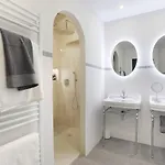 Apartment Saint Germain des Prés by Studio prestige