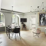 Apartment Saint Germain des Prés by Studio prestige